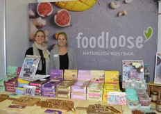 Laura en Laura (Russbuelt en Schaefer) met de repen van foodloose. "We vinden het heel interessant om op deze manier de Nederlandse markt te verkennen."